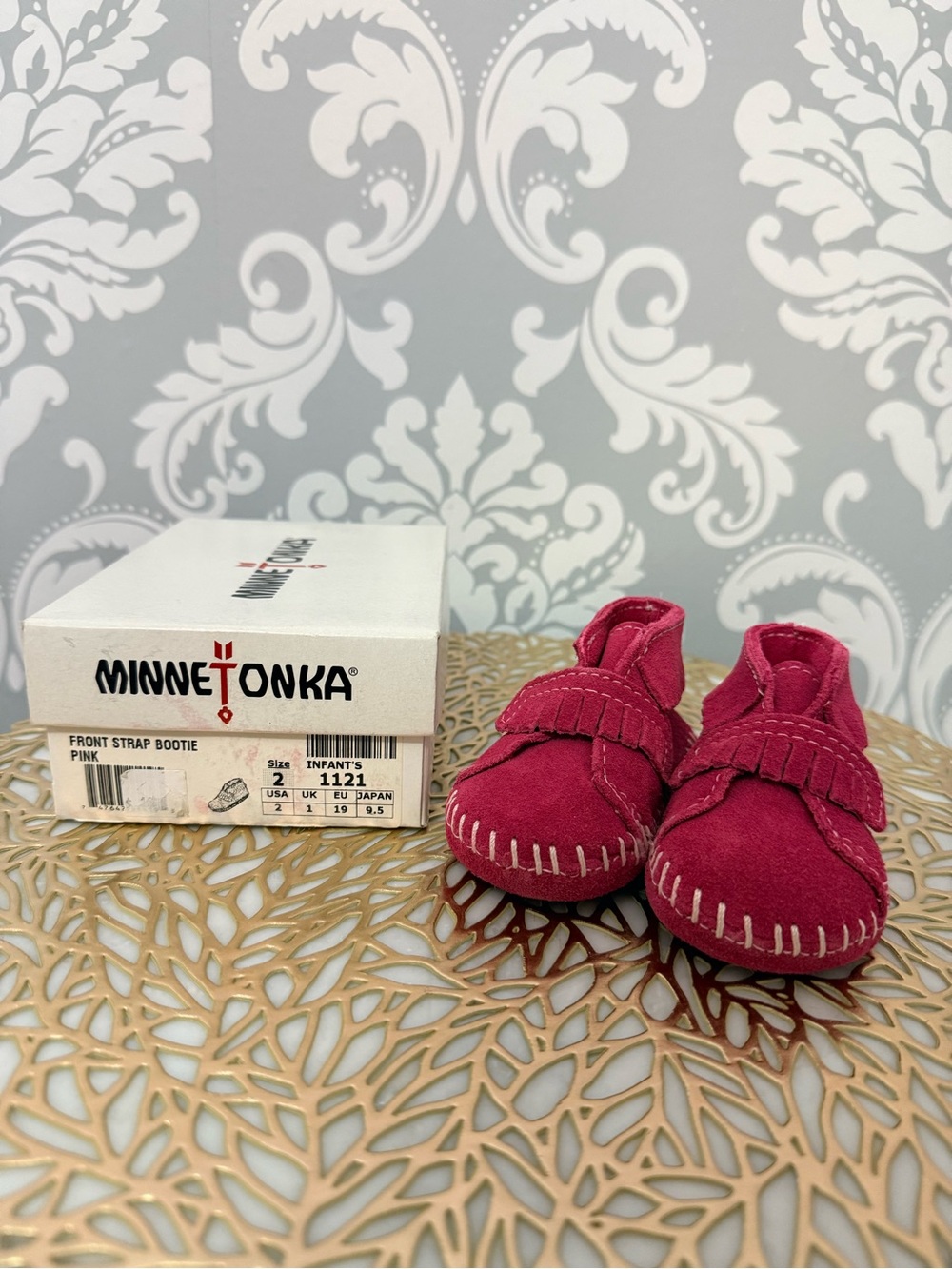 • Minnetonka Infant Front Strap Bootie in Pink